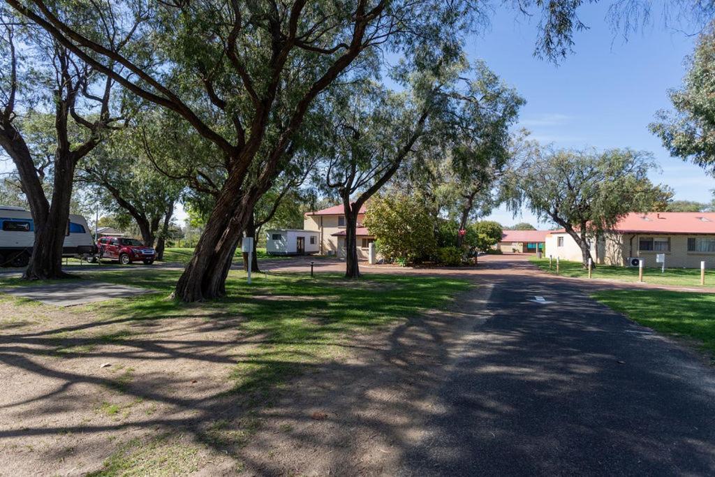 Busselton Villas And Glamping Village ภายนอก รูปภาพ