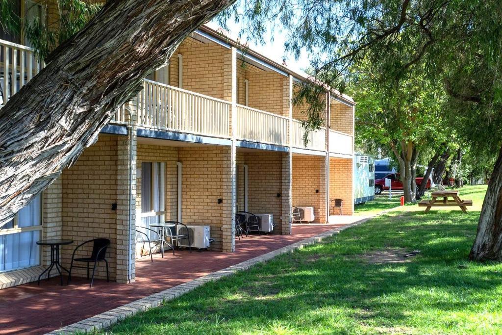 Busselton Villas And Glamping Village ภายนอก รูปภาพ
