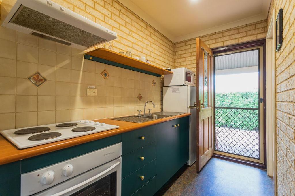 Busselton Villas And Glamping Village ภายนอก รูปภาพ
